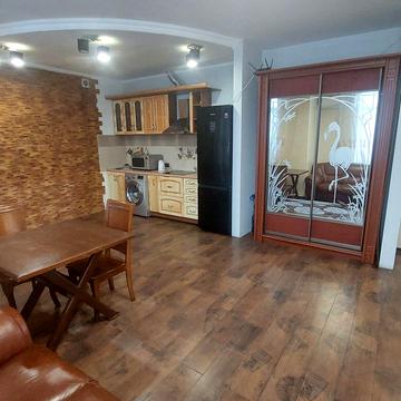 Греківська вул., 5