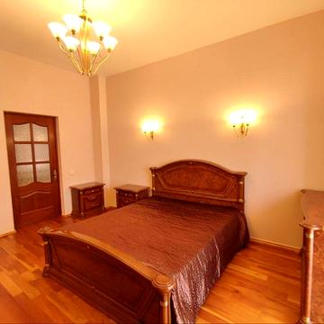 Сдам 2х комнатную квартиру ЦЕНТР Дегтярная/ Спиридоновская