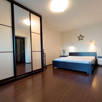 Оренда 3 х кімнатної квартири Гарматна, 23 метро  Шулявська