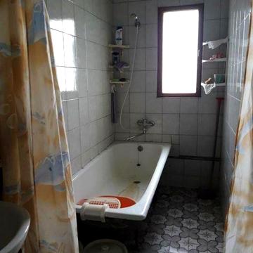 Здам  півбудинку  в оренду (2 кімнатну квартиру)