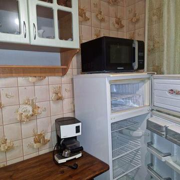 Сдается двухкомнатная  квартира, 1 этаж.  Не угловая