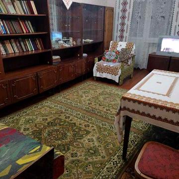 Продам 2-кімнатну квартиру з гаражем в центрі м.Тростянець.