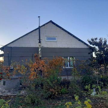 Продам будинок в с. Дачне 10×12