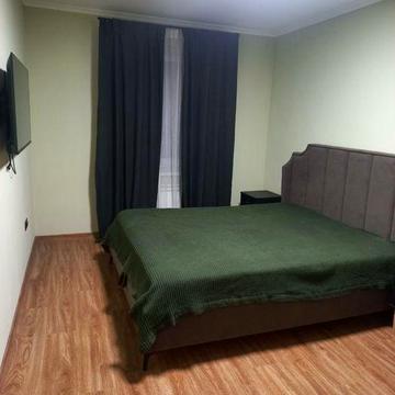 СРОЧНО! Недорого сдам 2хк СОВРЕМЕННЫЙ дом с двором на Слободке