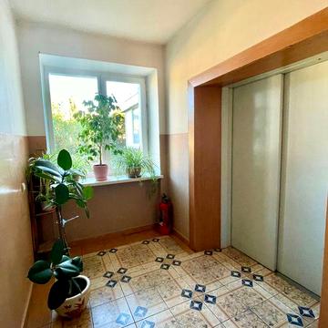 Продам елітну квартиру з підземним парко-місцем у статусному будинку ЖК ОСББ