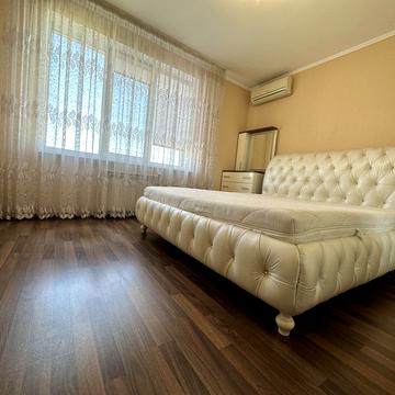 Дніпровська набережна вул., 19-В