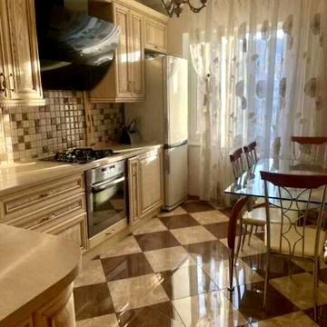 Довгострокова оренда 3к Квартира Варненська вулиця