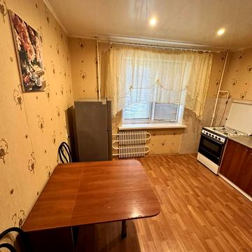 Новорічна вул., 75