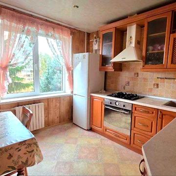 Сдам трехкомнатную квартиру Тополь 3