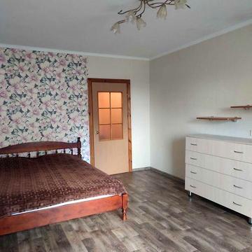 Здам затишну 1 к кв на Троєщині, без комісії