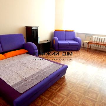 Миколи Бажана просп., 12