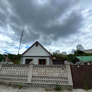 Мандриківська вул., 8