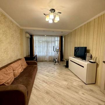 Івана Франка вул., 30