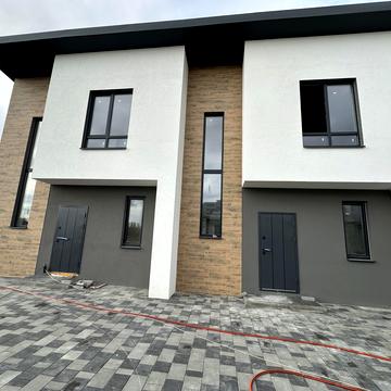 Депутатська, 40