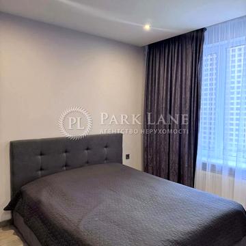 Академіка Заболотного вул., 1-Б