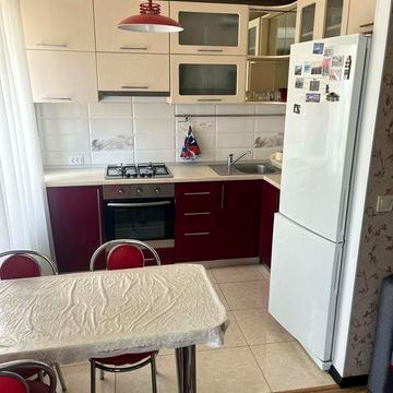 Сучасна двокімнатна квартира в Центрі міста . Район Сільпо .