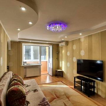 Яценка вул., 12