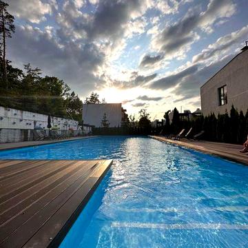 Green Place таунхаус будинок з гарним ремонтом