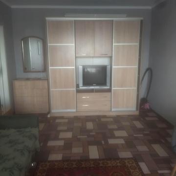 Хорольська вул., 1