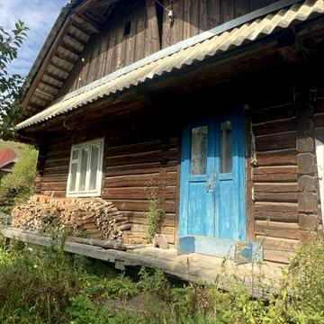 Продається будинок та 10 соток у с. Верхній Студений у карпатах