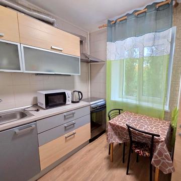 Середньофонтанська вул., 32