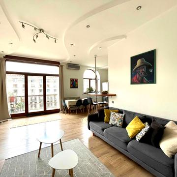 Хрещатик вул. (Kreschatic), 13