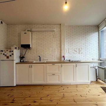 Простора квартира з ремонтом. Газове опалення. Оформлення 2% ЖК Престиж