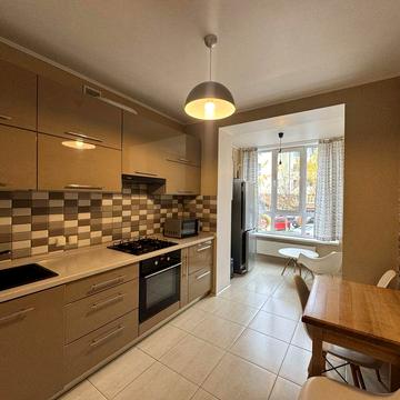 Здам 2 кк вул. Райдужна, 100