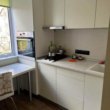 Продам 2 ком кв . Проспект Петра Григоренко 21/1. Этаж 2/5