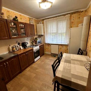 Здається 2ох кімнатна квартира, Росвигово.