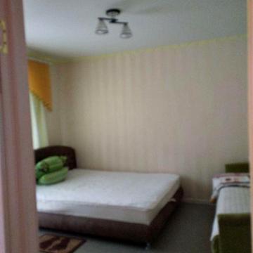 Здам однокімнатну велику квартиру на довготривалий термін в центрі