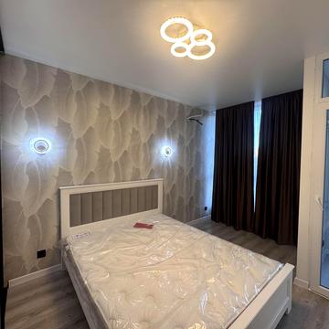 Героїв Майдану вул., 5