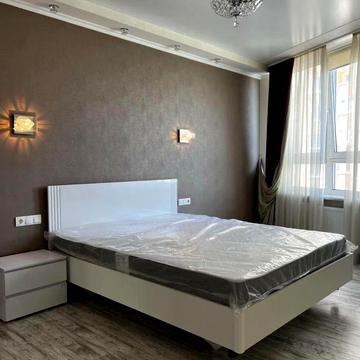 Анни Ахматової вул., 34