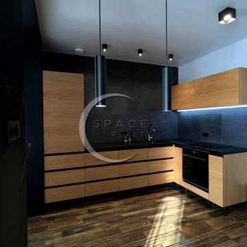 Молодіжна вул., 2