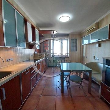 Василя Порика просп., 7-Б