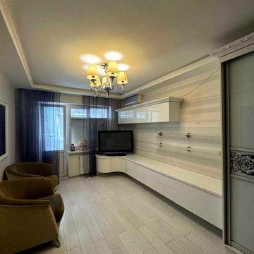 Продаю 2к квартиру на Колодязній ц3