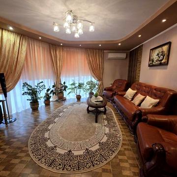 Оренда будинку в центрі.