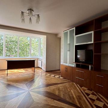 2 Двох кімнатна квартира з новим ремонтом