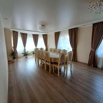 Продам будинок в Холмоку, де можливо проживання двох сімей