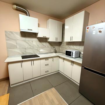 Академіка Глушкова просп., 9-В