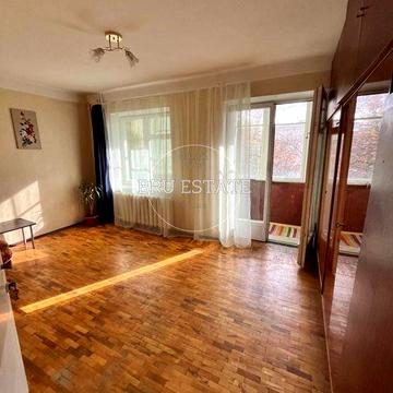 Продаж 3 к квартири чудовий район Воскресенка 4й поверх