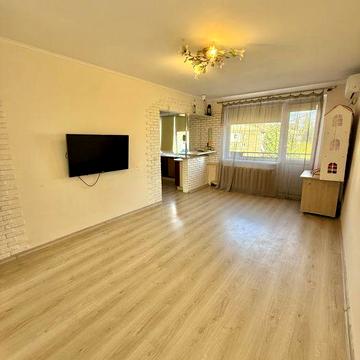 Продаж 2-х кімнатної квартири з хорошим місцем розташування