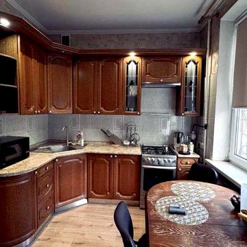 Продажа 3-комнатной квартиры в сталинке, ул.Д.Дудаева 1.