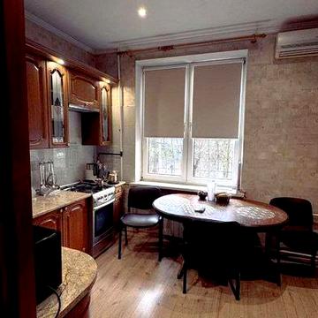 Продажа 3-комнатной квартиры в сталинке, ул.Д.Дудаева 1.