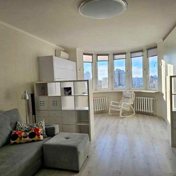 Оренда 2к кв Корона Срібнокільська з тваринами можна, критий паркінг