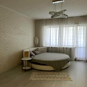 Незалежності вул., 23