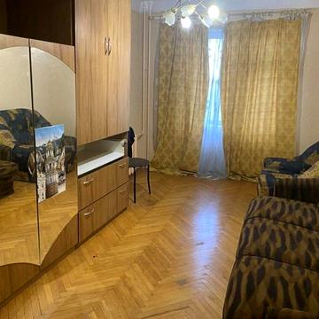 Івана Котляревського бульв. (Праці), 8