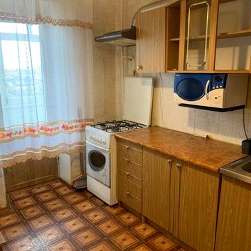 Здам  1 нокімнатну квартиру , поруч транспорт .