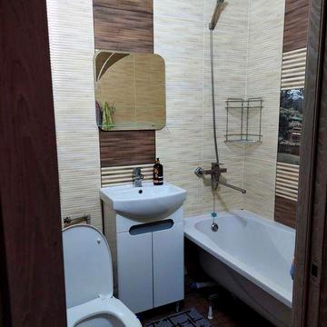 Здається на тривалий термін однокімнатна квартира в центрі міста.