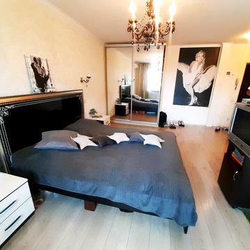 Саксаганського вул., 7